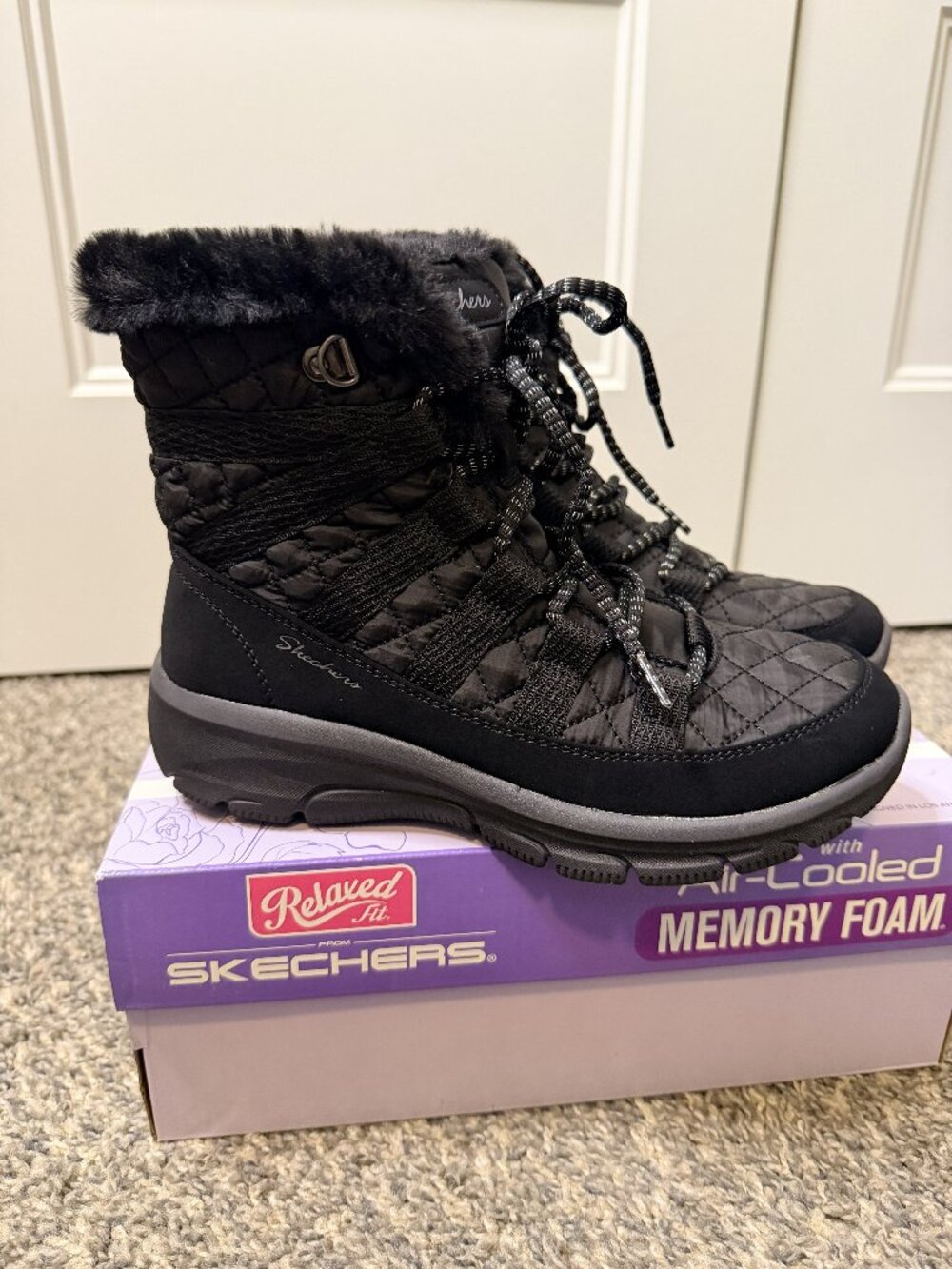 Skechers Women's Relaxed Fit Easy Going - Moro Rock Boots, Size 6.5, NIB